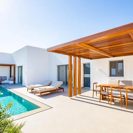 Manos Villa Kárpatos