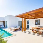 Manos Villa Kárpatos