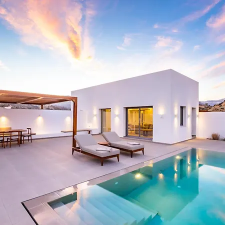 Manos Villa