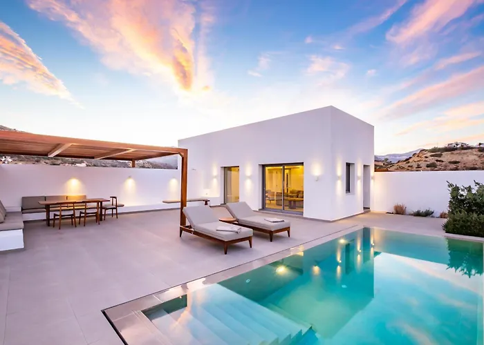 Manos Villa